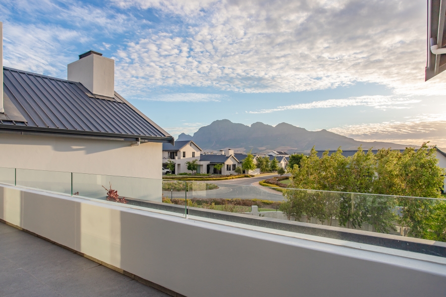 5 Bedroom Property for Sale in Val De Vie Estate Western Cape